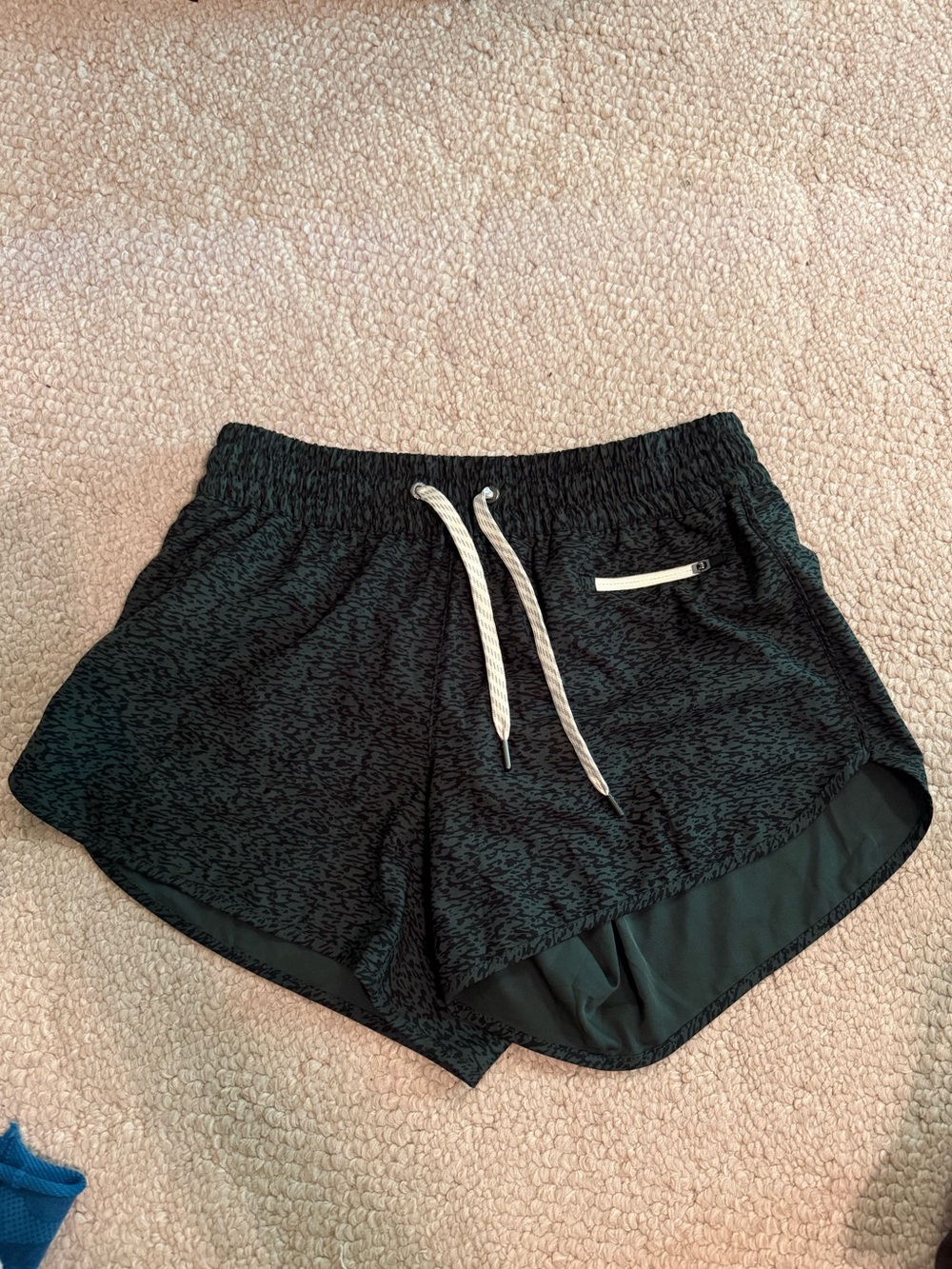 Vuori Black and Green Heather Athletic Drawstring Shorts